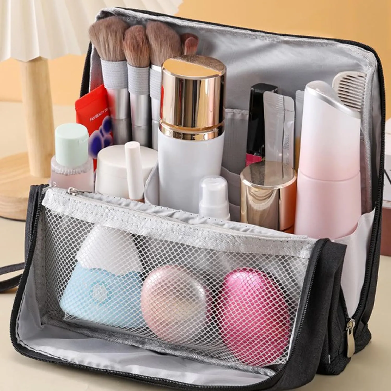 Doresty Makeup Bag, Doresty Standing Makeup Bag  Portable, Large Capacity, Quilted Toiletry Case for Women, Waterproof Multifunctional Make up Bags (Black)
