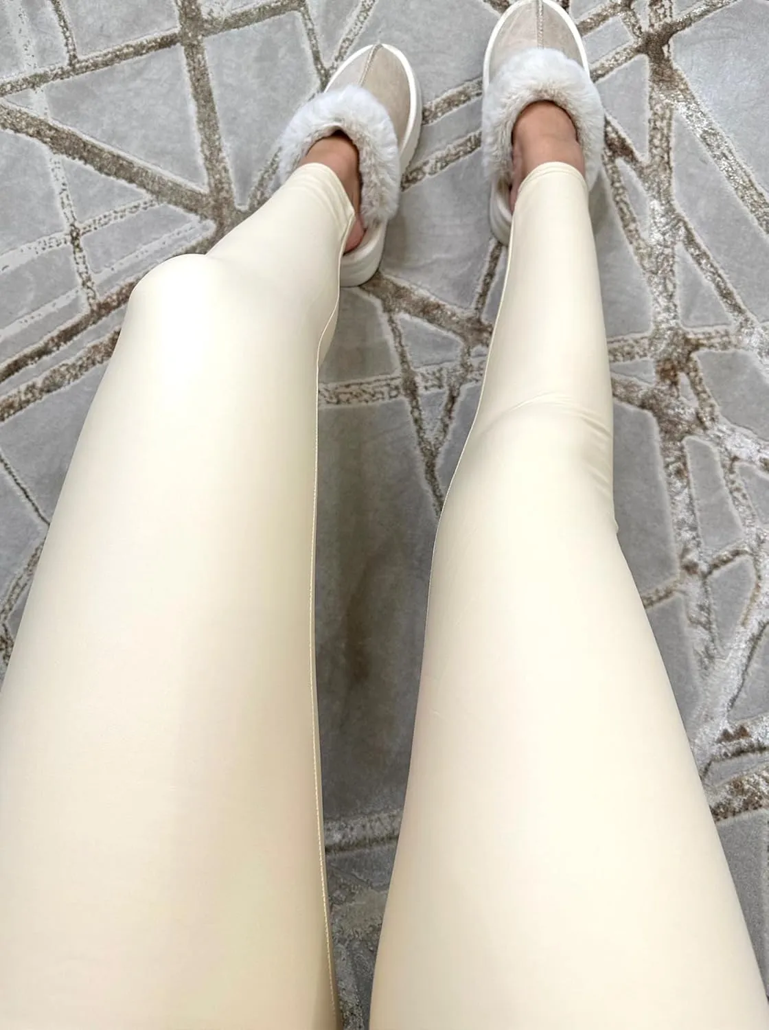 Faux Leather V-Back Leggings for Women High Waisted Tummy Control Sexy Fashion Ruched Butt Stretch Pu Pleather Tights