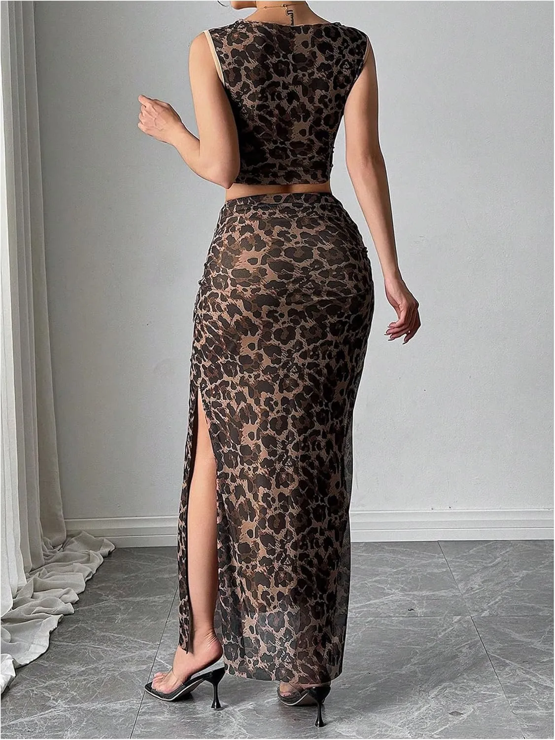 Verdusa Women's 2 Piece Leopard Outfit Y2k Sleeveless Crop Tops Split Bodycon Maxi Skirt Set
