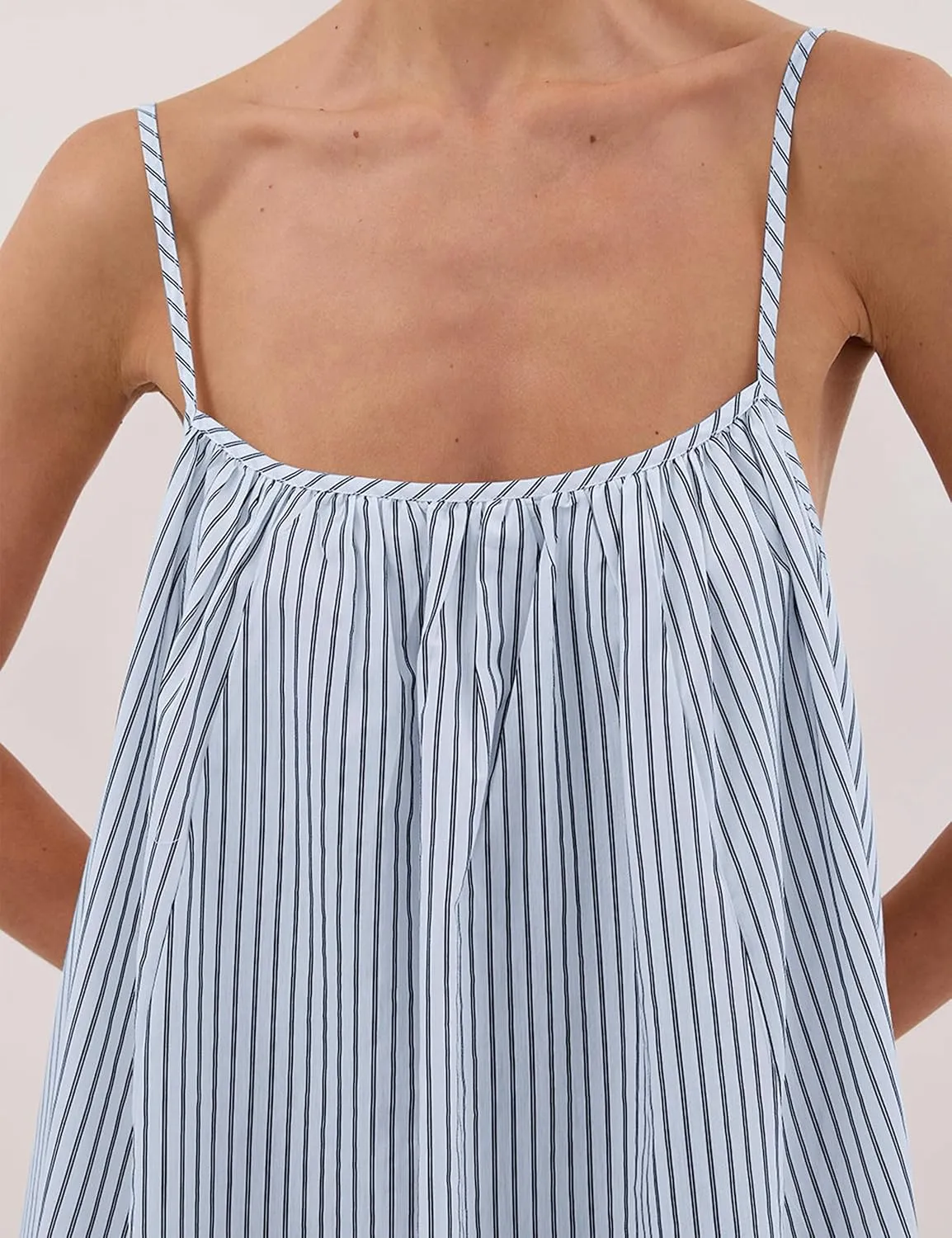 Women's Striped Spaghetti Strap Maxi Dress Square Neck Backless Long Dress Summer Casual Beach Vacation Sundresses